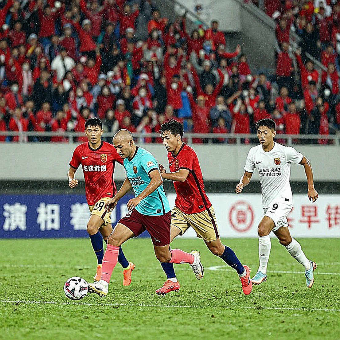 Hà Nội FC 1-4 SL Nghệ An: hàng thủ dâng cao, hiệu suất dứt điểm và cú sốc ở khán đài B