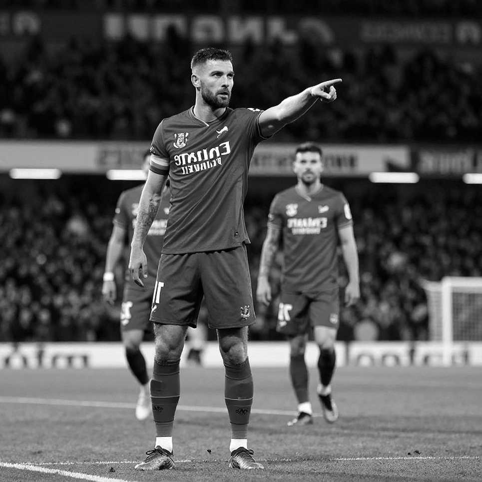João Pedro, Cole Palmer và sơ đồ 3-4-2-1: khi hệ thống viết thay phong độ