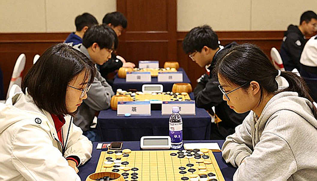 Carlsen, AI và khoảng cách 20 lần giữa ngôi vô địch cờ vua và thị trường