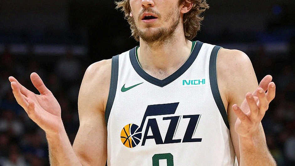 Stephen Curry và cuộc đàm phán 136,7 triệu đô la: Đọc lòng trung thành bằng cơ chế mái vòm lương