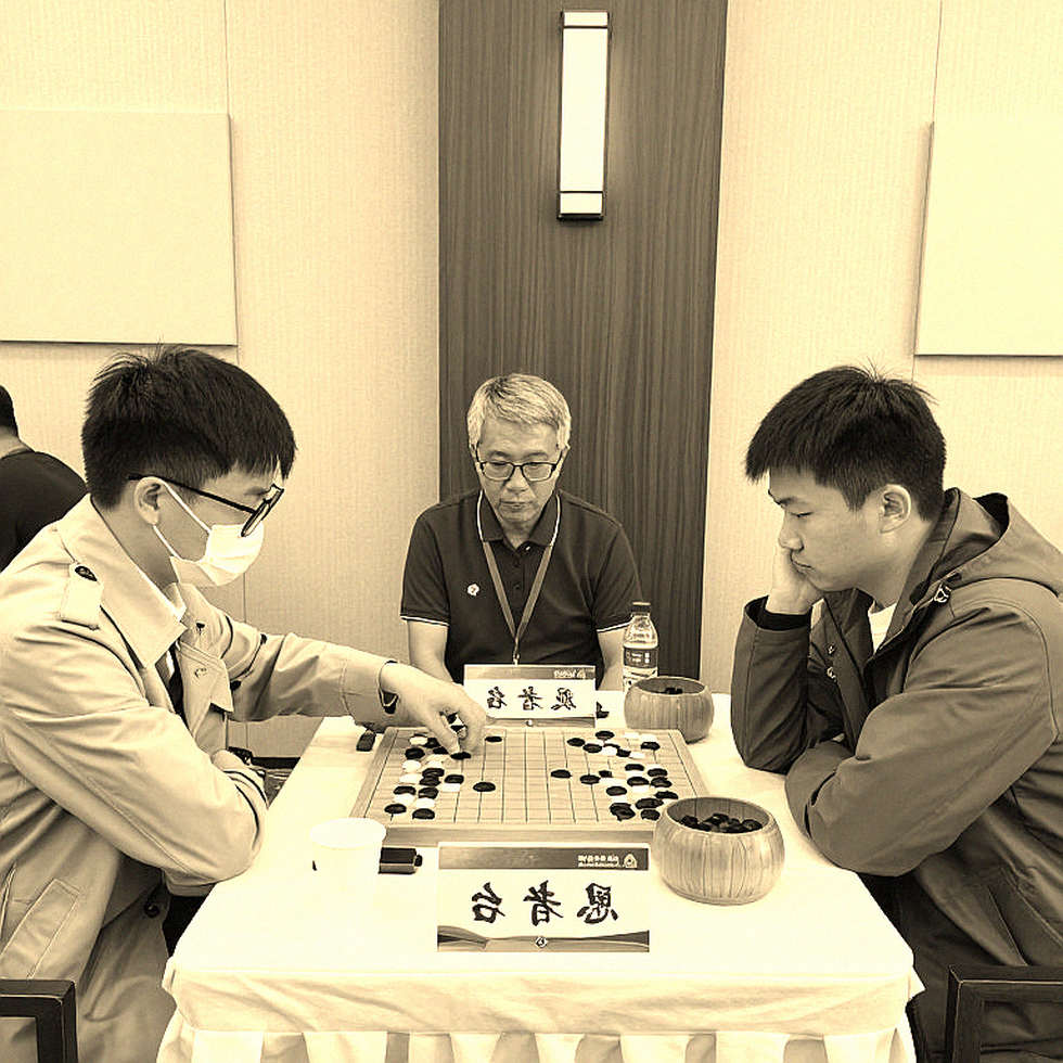 ChessBase Magazine số 225: Praha 2026 và tiếng nói lặng lẽ của những ván cờ ngắn