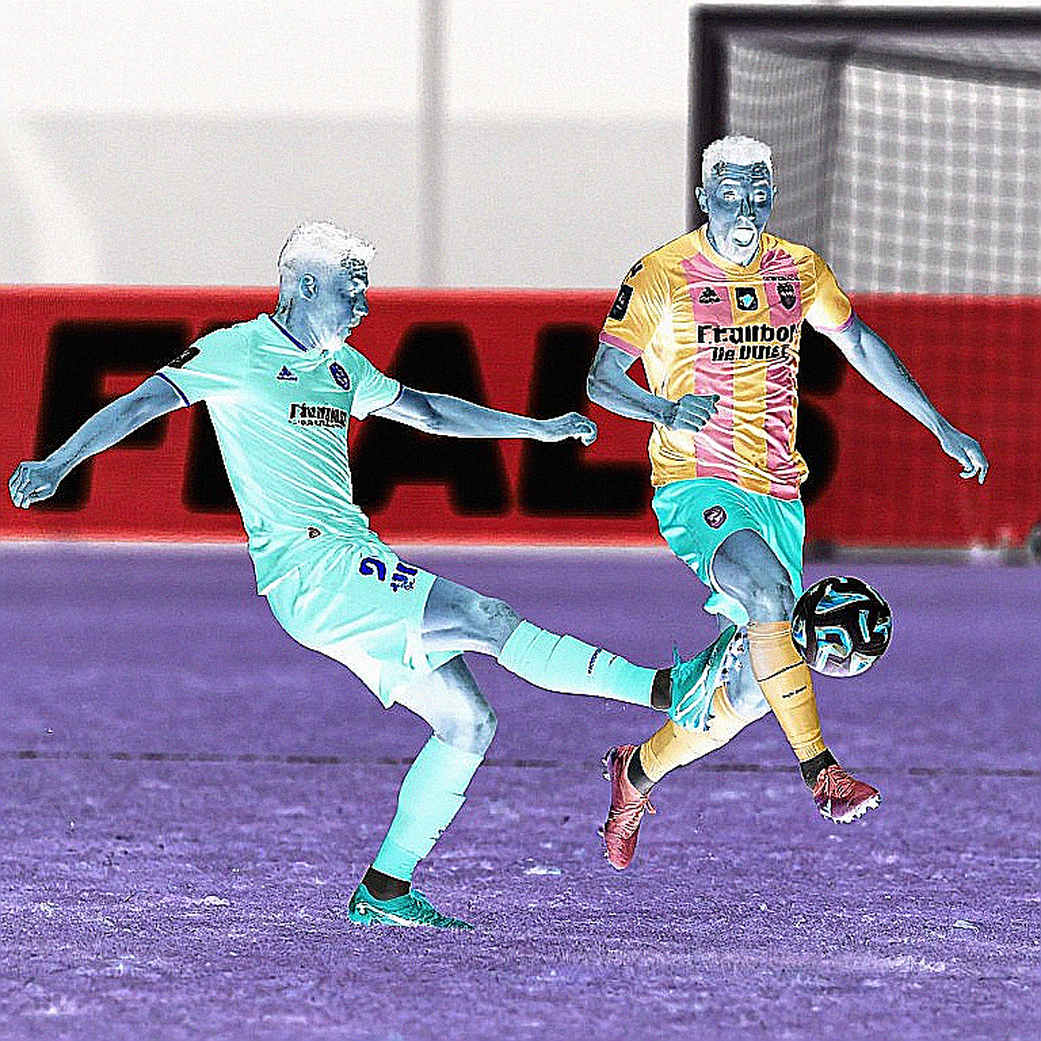 Vết chỏ, tiếng còi không rút ra và kỷ cương V-League đang tự thử thách mình