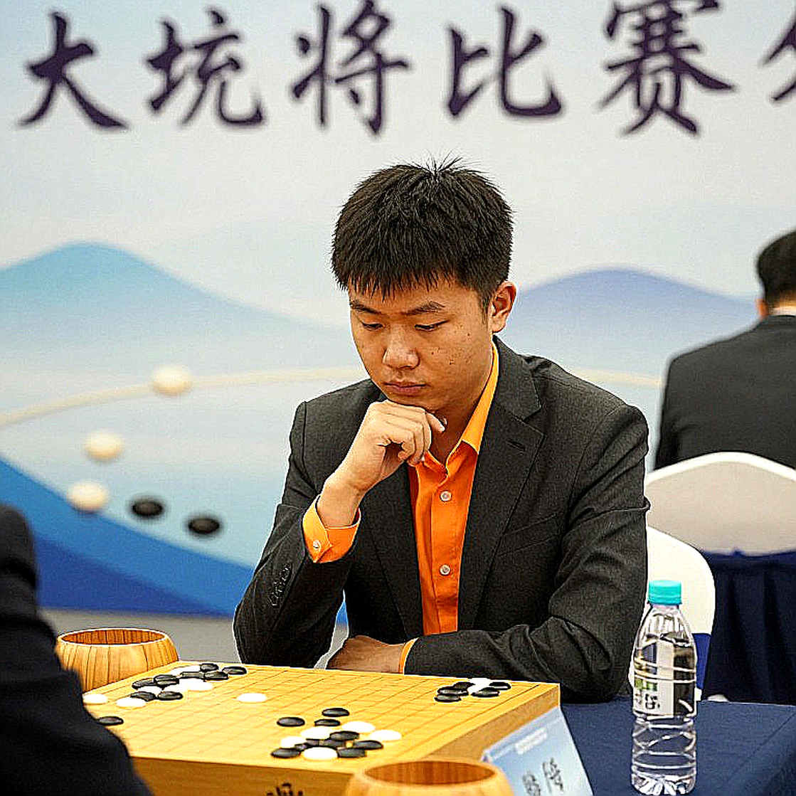 ChessBase Magazine số 225: Lời hứa Bent Larsen và nội dung thật về Prague 2026