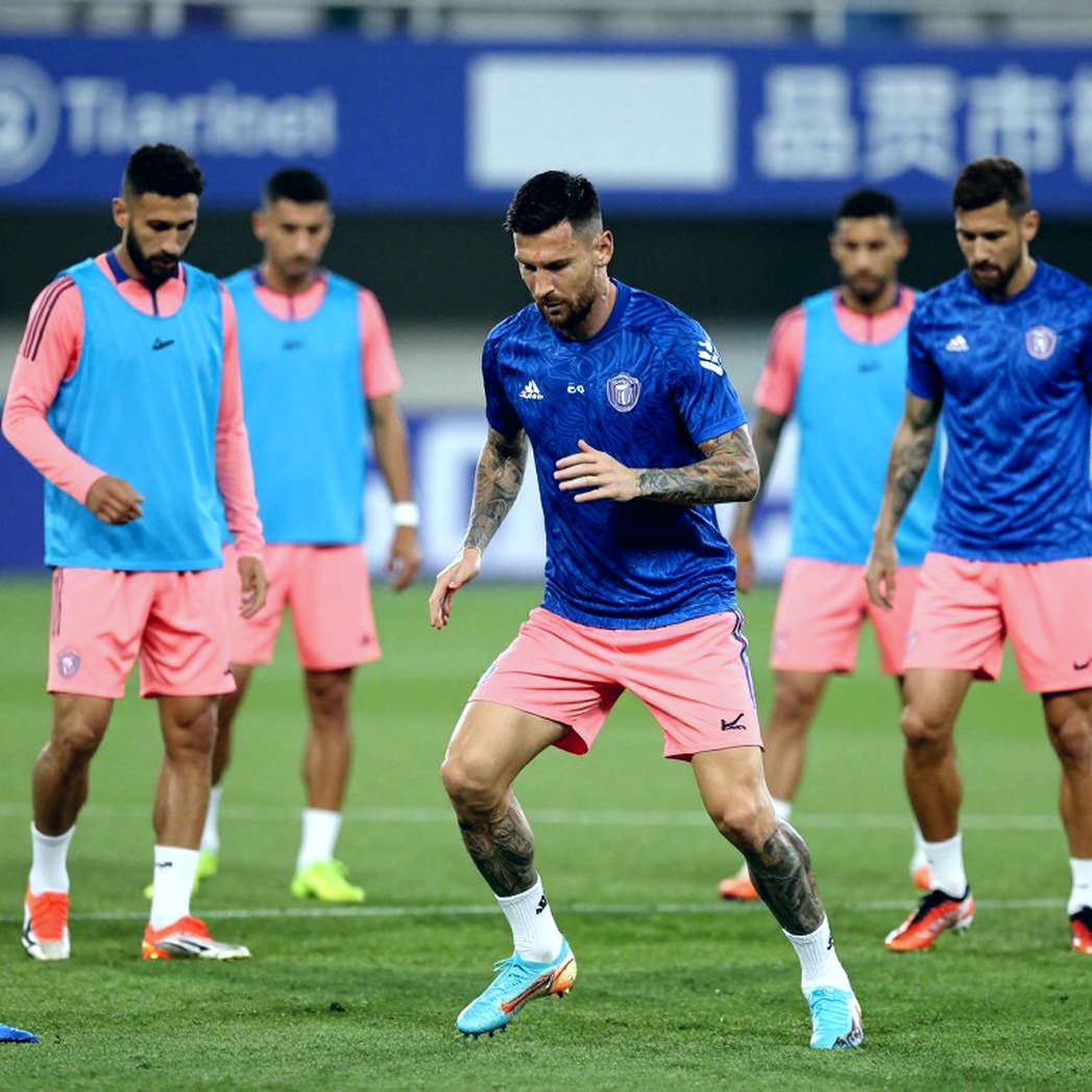 Giải Phẫu VAR: Từ Phạt Đền Lịch Sử Của Griezmann Đến Cú Ngã Gây Tranh Cãi Của Sterling