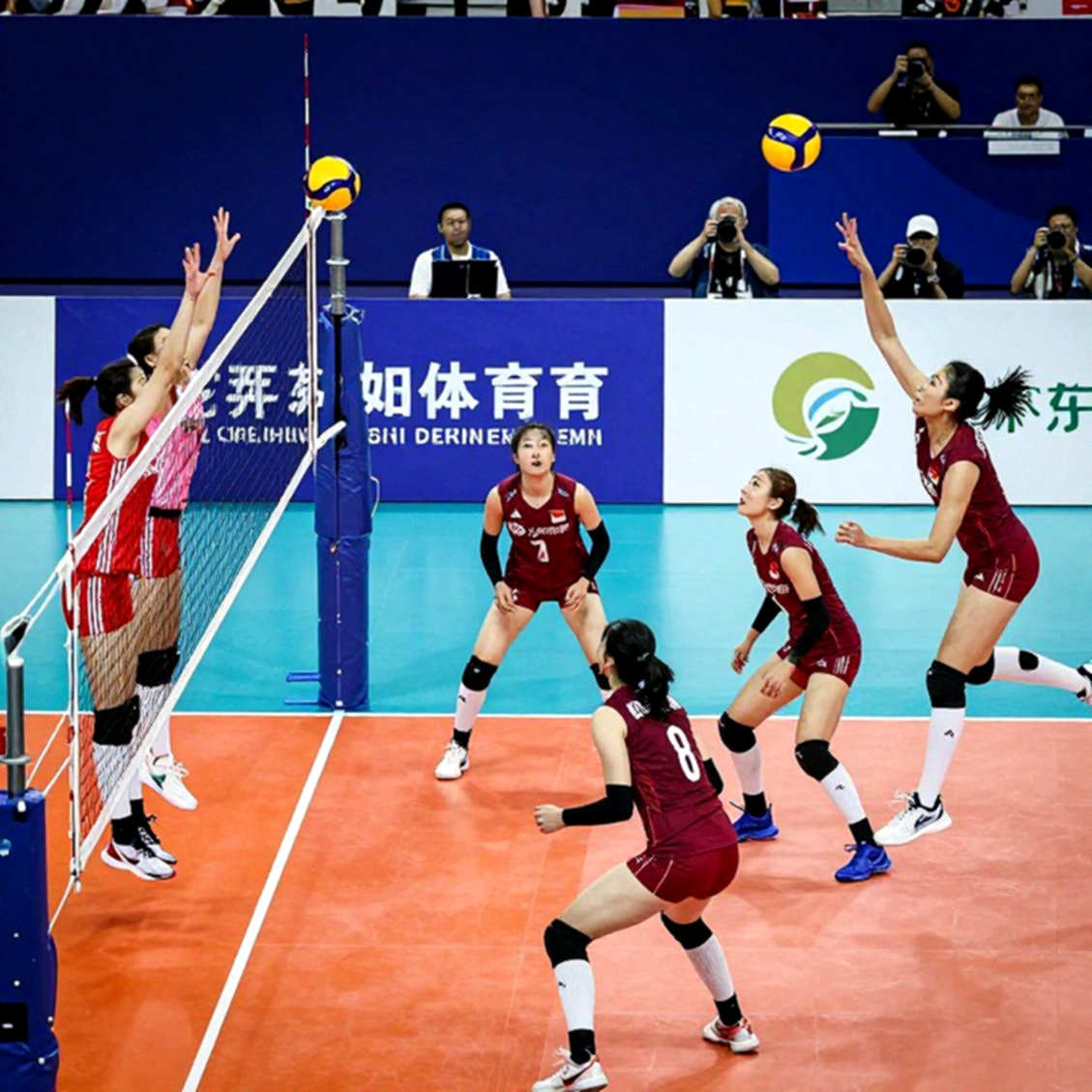 Đà Nẵng 3-0 Nam Định: Hai thẻ đỏ, hai lần VAR và khoảng trống mang tên Nguyễn Xuân Son Đà Nẵng 3-0 Nam Định: Hai thẻ đỏ, hai lần VAR và khoảng trống mang tên Nguyễn Xuân Son