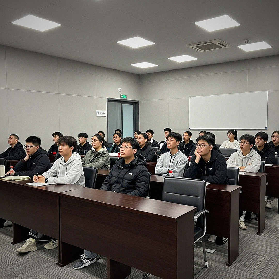 Nguyễn Tiến Minh thắng vòng loại Vietnam Open 2026, đánh bại Nguyễn Hoàng Thái Sơn với kinh nghiệm lão luyện